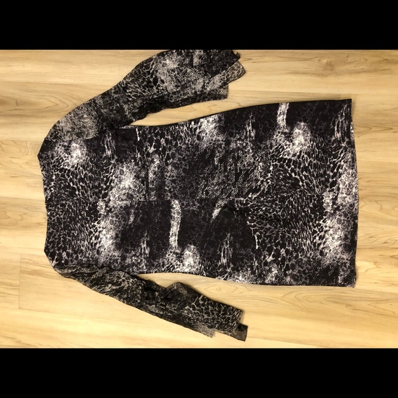 *HOST PICK* Elie Tahari Esmarella Bell Sleeves Dress - Picture 4 of 6